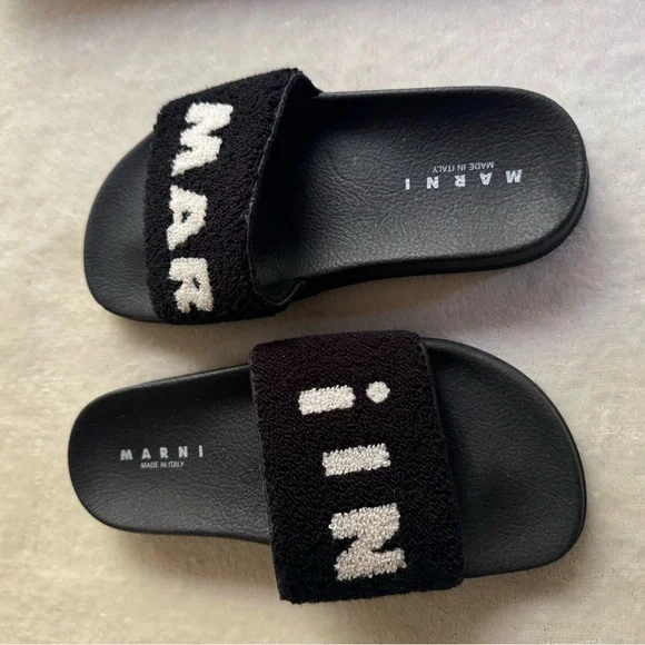 🛍️ Marni! Pool slides